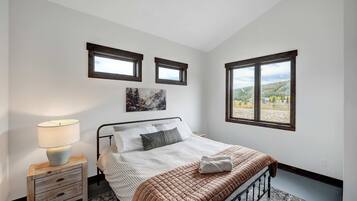 1 bedroom, WiFi, bed sheets, wheelchair access