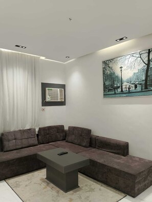 Phòng Suite Deluxe, 2 phòng ngủ | Khu phòng khách