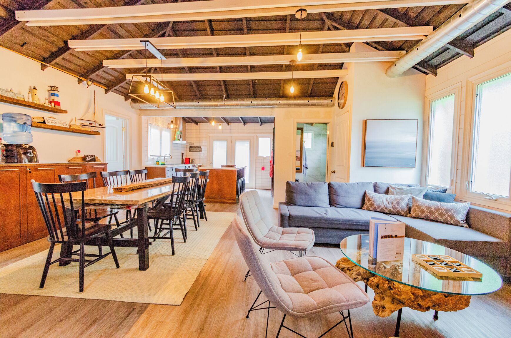 Cozy 3 Bedroom Cottage With Beach Access & Lush Outdoor Space - Port Colborne