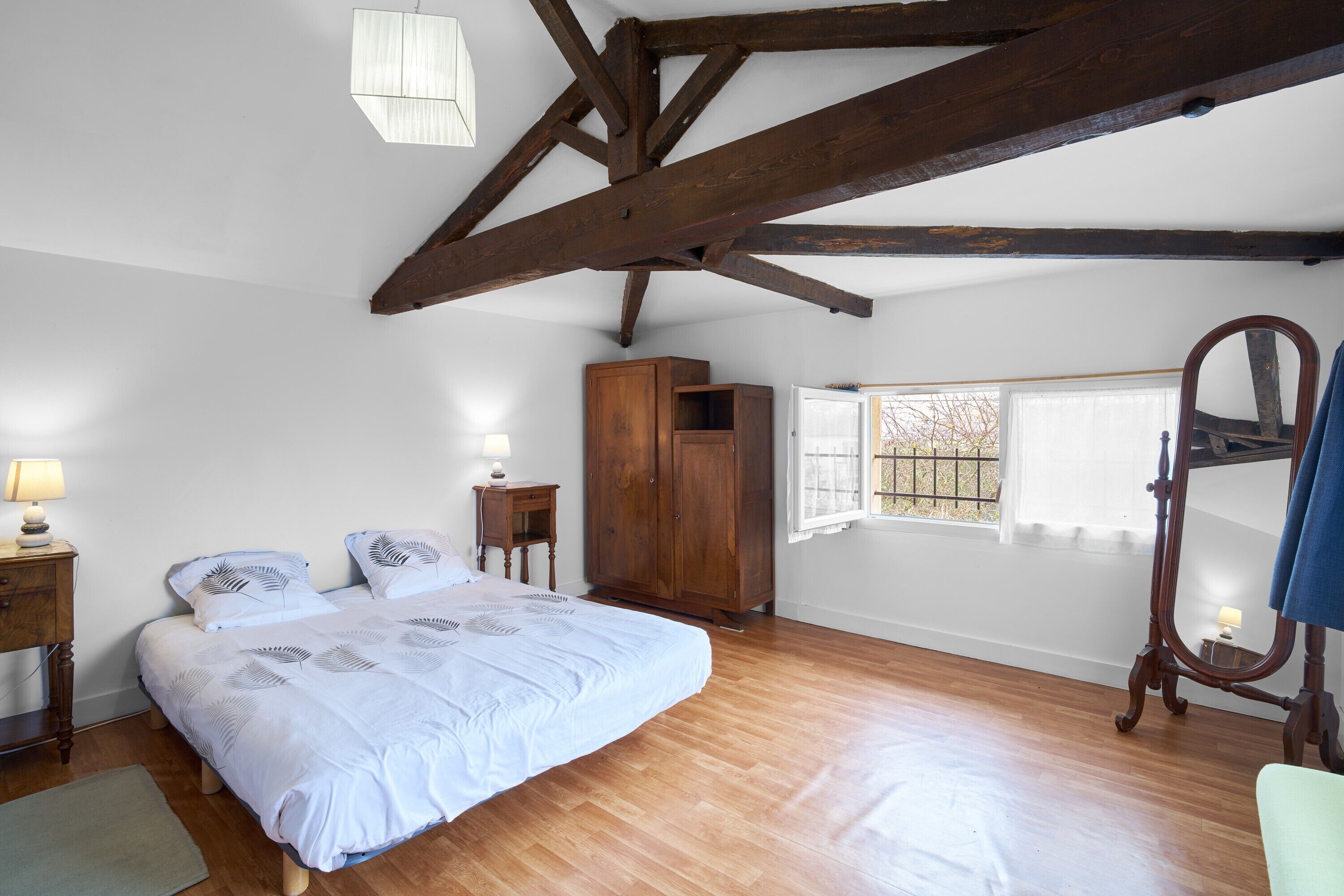 熨斗/熨衫板、Wi-Fi、床單