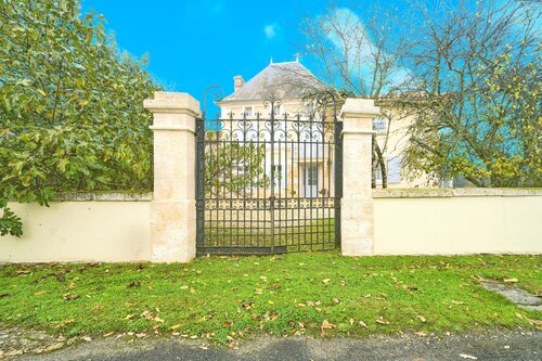 Holiday Home, Heated and Covered Pool with Private Pool, Private Terrace and Wi-Fi