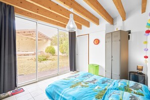 3 bedrooms, iron/ironing board, WiFi, bed sheets - Loft in the Heart of Sauvignac (Sauvignac)