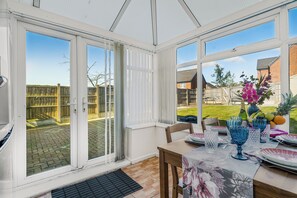 Dining - Contractor-ready Homes. Secure Parking! (Middleton)