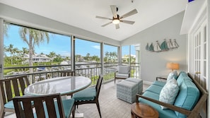 Lanai Seating with Marina View - Heated Pool, FREE WIFI Luxury Bayside Condo Across from Siesta Key Beach | Beautiful 3BR/2BA Gulf & Bay Club Bayside Condo (Sarasota)