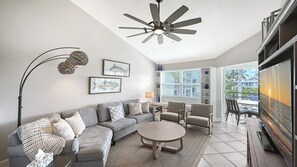 Offices - Heated Pool, FREE WiFi, Short Stroll to Siesta Key Beach, America's Sweetheart! (Sarasota)