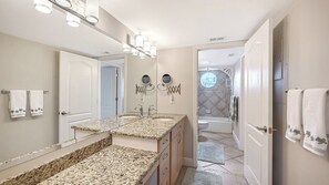 Unclassified image, 3 of 39, button