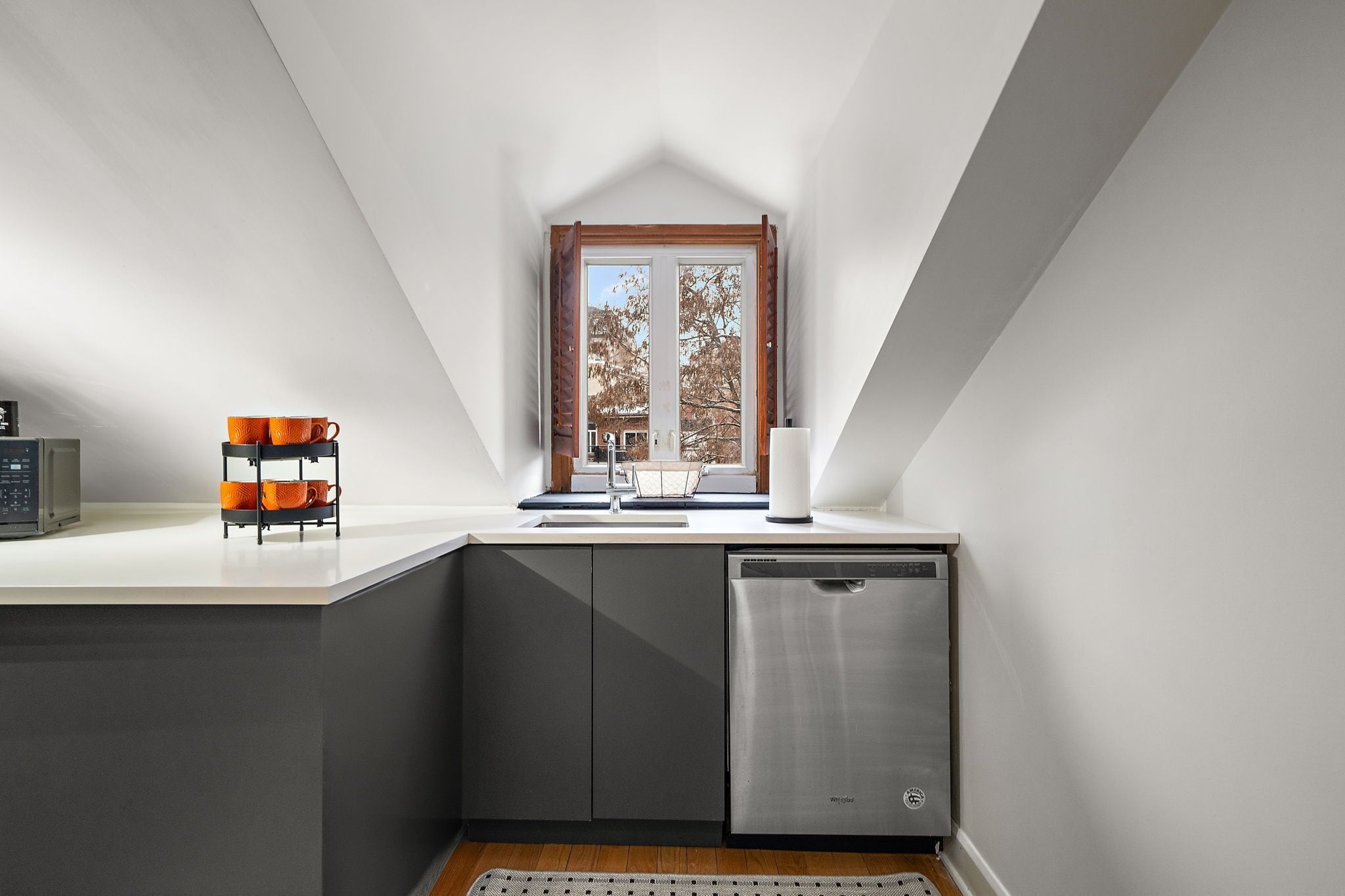 Luksushuoneisto, 3 makuuhuonetta | Yksityinen keittiö | Täysikokoinen jääkaappi, mikroaaltouuni, uuni, liesi