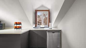 Luksus-lejlighed - 3 soveværelser | Privat køkken | Køleskab/fryser i fuld størrelse, mikrobølgeovn, ovn, kogeplade