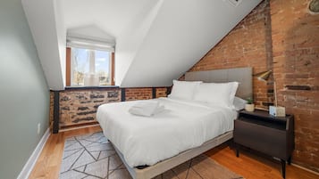 Luxury Apartment, 3 Bedrooms | Iron/ironing board, free WiFi