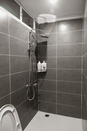Shower, eco-friendly toiletries, hair dryer, bidet