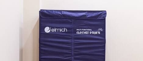 2 عدّة غرف نوم وخزنة داخل الغرفة ومكتب وواي فاي مجانًا