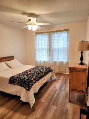 3 bedrooms, iron/ironing board, WiFi, bed sheets