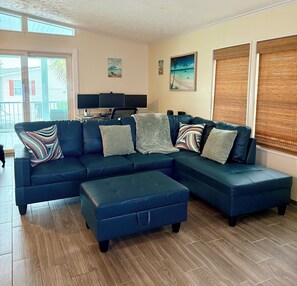 Smart TV, fireplace - Come relax at "Serenity By The Sea" in beautiful Surfside Beach, SC (Myrtle Beach)