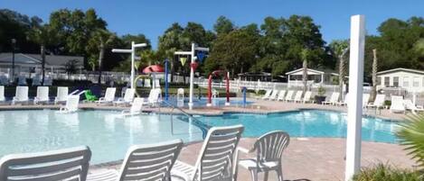 Indendørs pool, udendørs pool