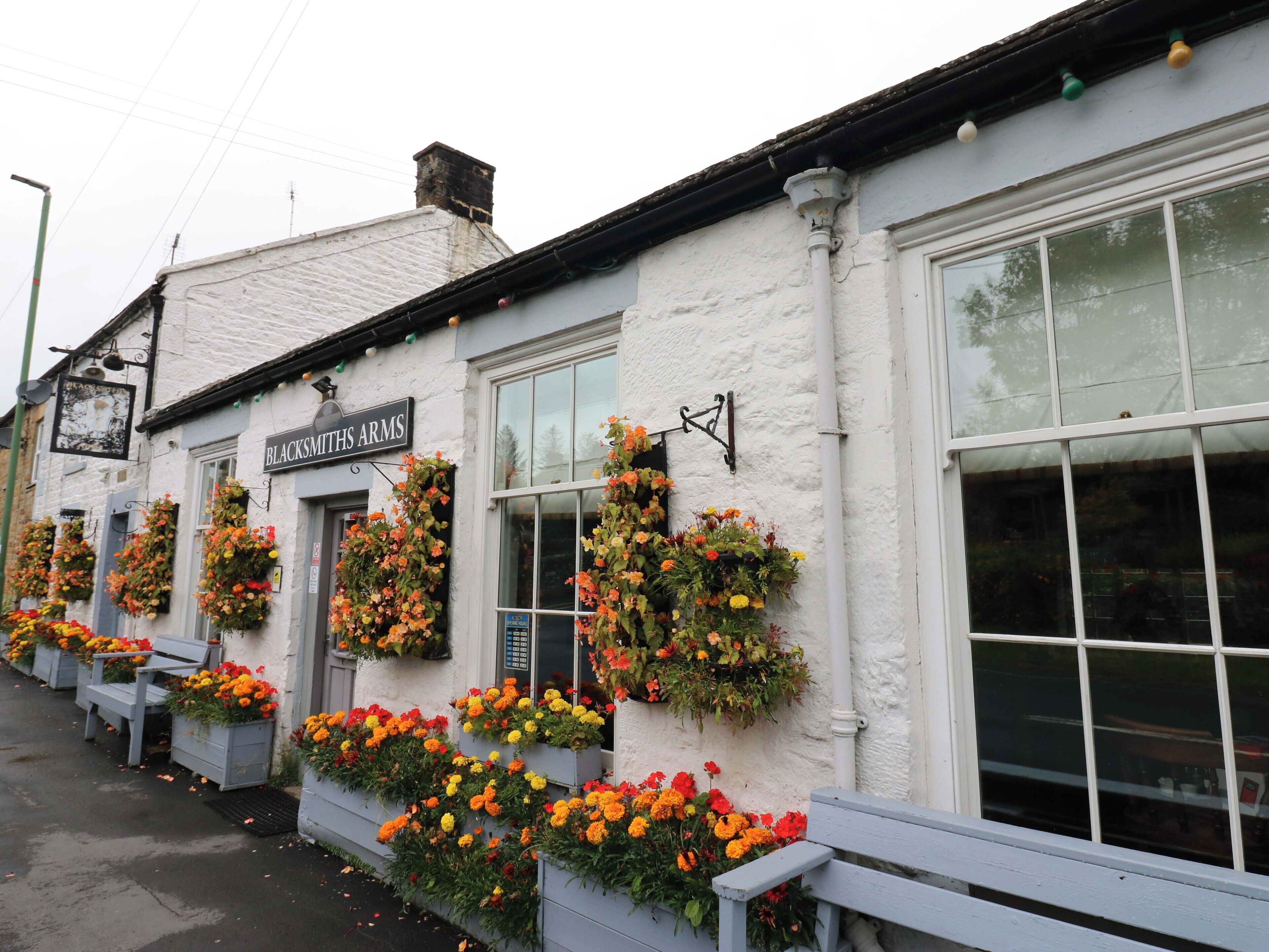 تفاصيل الفندق من الخارج