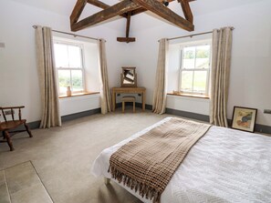 2 habitaciones, decoración personalizada y muebles diferentes