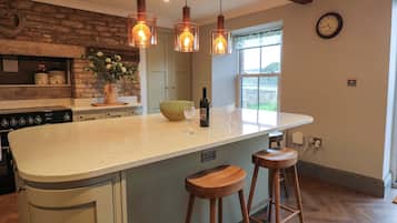 Dishwasher, cookware/dishes/utensils