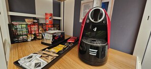 Double or Twin Room, Patio, Courtyard View - Wagon-lit (Bologna)