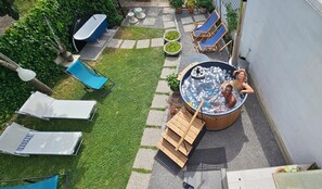 1 개의 트리트먼트룸, 마사지 서비스