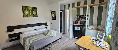 Double or Twin Room, Patio, Courtyard View | Desk, laptop workspace, blackout drapes, soundproofing