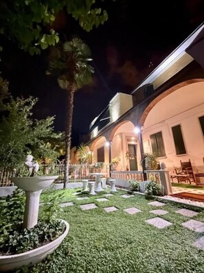 Front of property - Wagon-lit (Bologna)