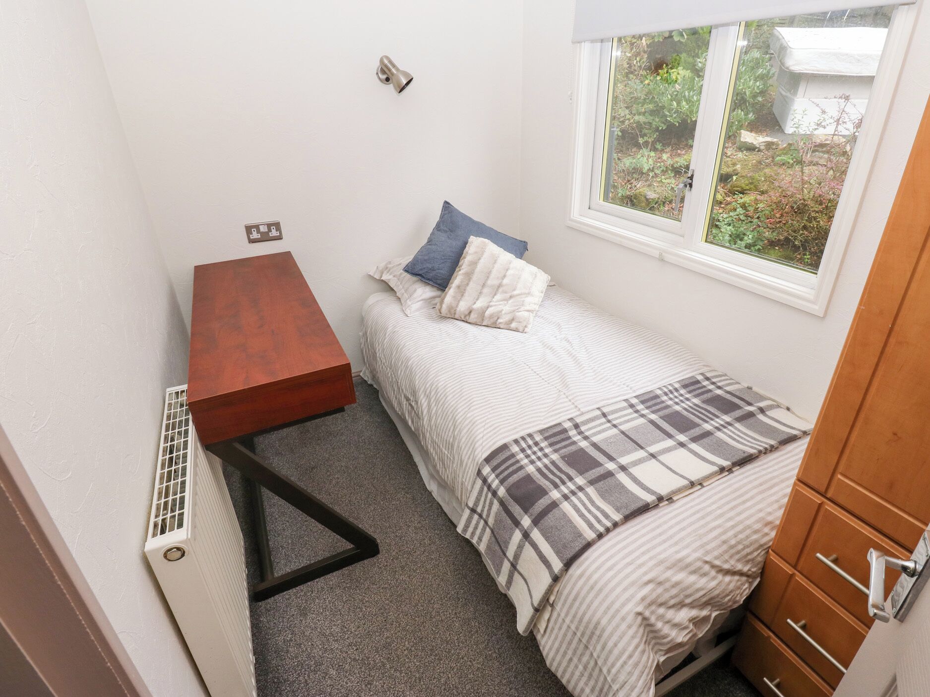 2 bedrooms, individually decorated, individually furnished, free WiFi