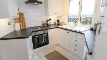 Cookware/dishes/utensils