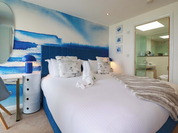 Penthouse @46zinc - Headland View - Fistral Beach