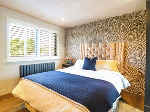 6 bedrooms, individually decorated, individually furnished, free WiFi - Manor Farm House (Bicester)