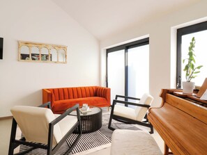 Living area - Manor Farm House (Bicester)