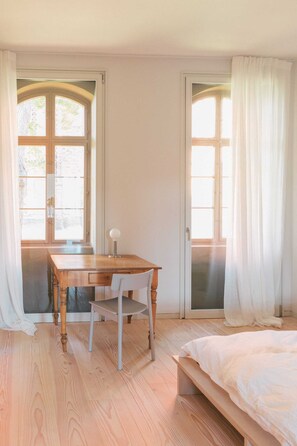 2 chambres, lit de bébé portatif, Wi-Fi, literie fournie