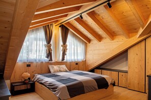 Iron/ironing board, WiFi, bed sheets - Holiday Home 'Dimora Dajana' with Mountain View, Private Terrace and Wi-Fi (Mezzano)