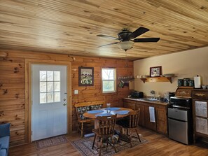 Dining - Near Red River Gorge, Rock Climbing, Hiking Trails  (Frenchburg)