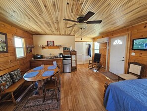 Room - Near Red River Gorge, Rock Climbing, Hiking Trails  (Frenchburg)