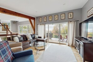 TV - Spacious Mountain Chalet with Sauna, Deck, and Ski/Snowboard Adventures Nearby (Bethel)