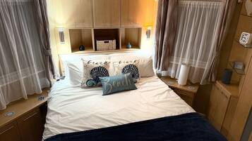 2 makuuhuonetta, silitysrauta/-lauta, ilmainen Wi-Fi, vuodevaatteet