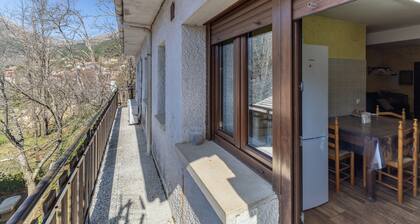 Rural House 'Rural Las Pegueras' with Mountain View, Wi-Fi and Air Conditioning