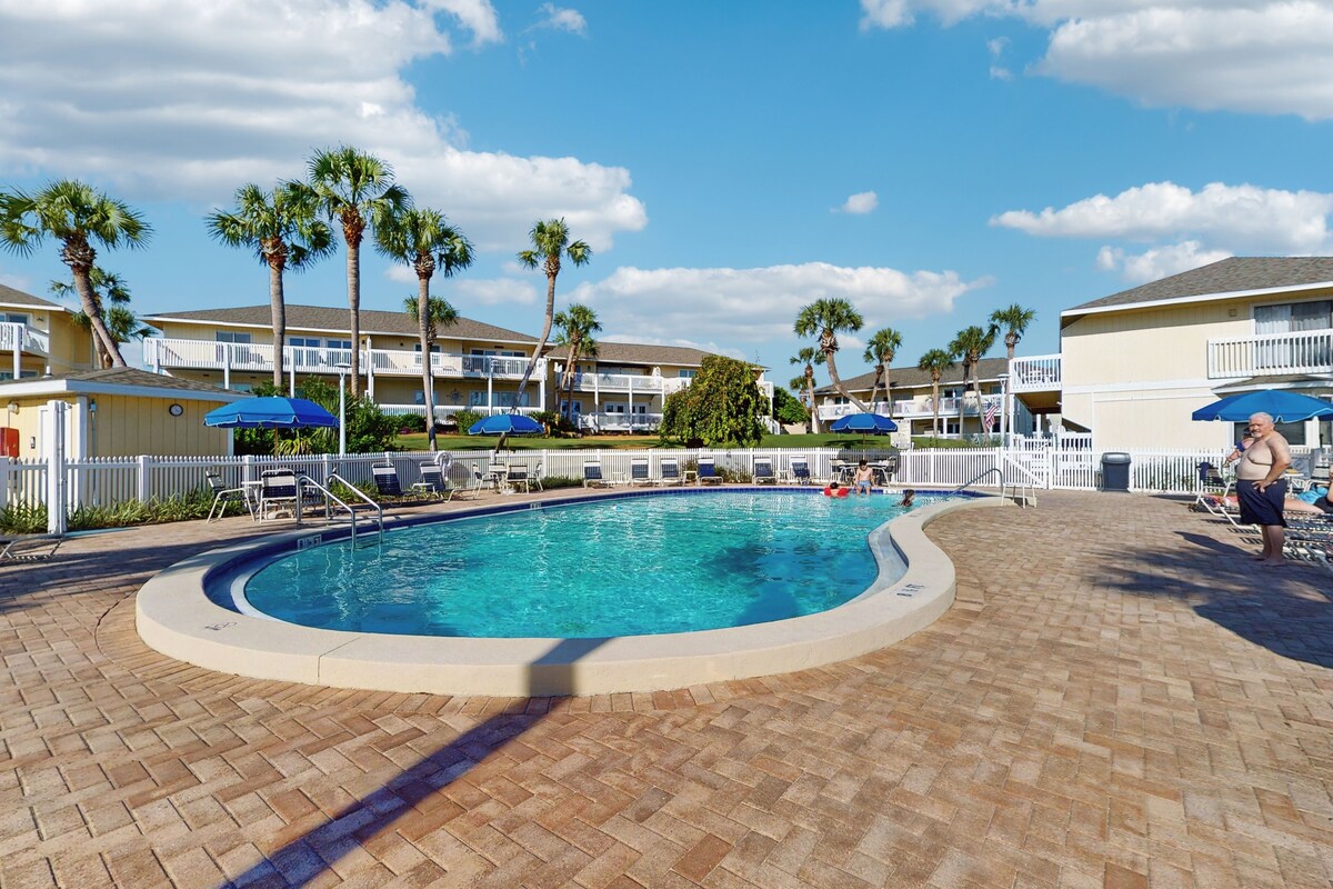 Photo 3 of Calming condo with hot tub, tennis court, pool, & balcony