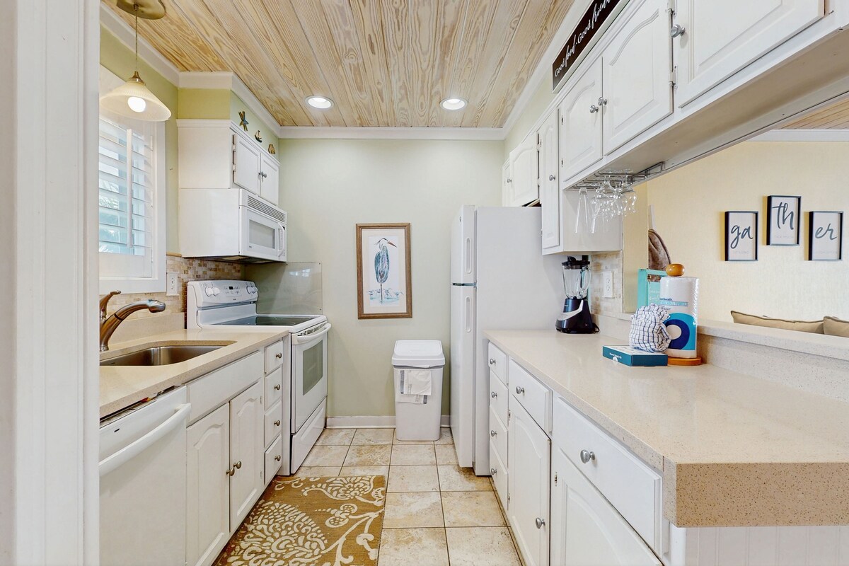 Photo 10 of Calming condo with hot tub, tennis court, pool, & balcony