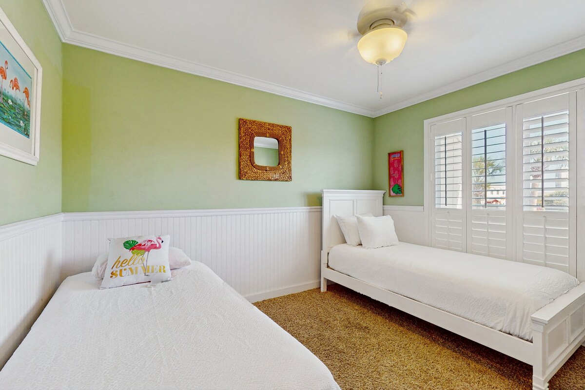 Photo 16 of Calming condo with hot tub, tennis court, pool, & balcony