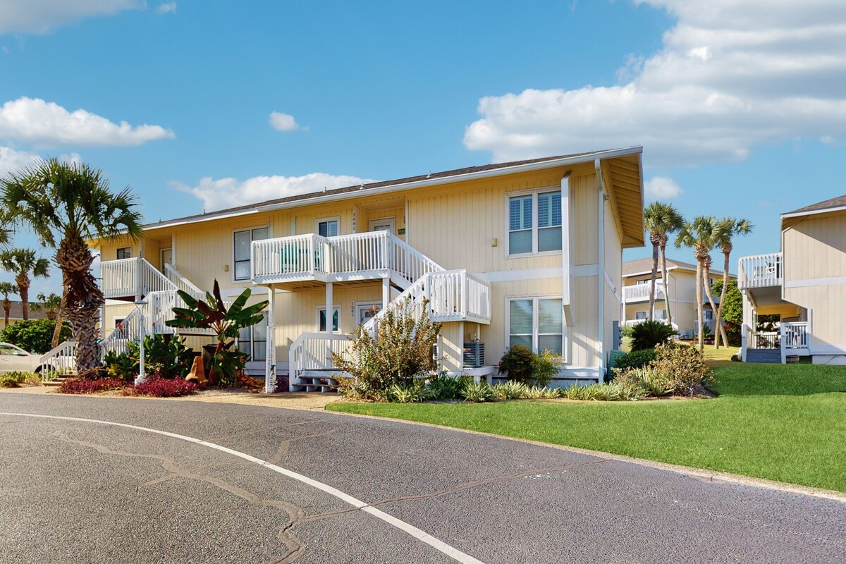 Photo 5 of Calming condo with hot tub, tennis court, pool, & balcony