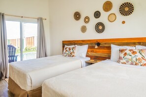 2 bedrooms, iron/ironing board, internet, bed sheets