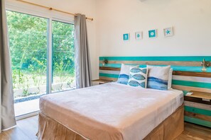 3 slaapkamers, een strijkplank/strijkijzer, internet, beddengoed