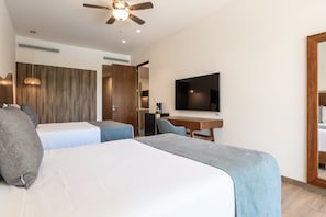 Fer et planche à repasser, accès à Internet, literie fournie