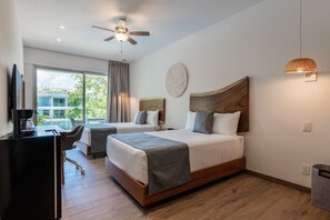 Bügeleisen/Bügelbrett, Internetzugang, Bettwäsche