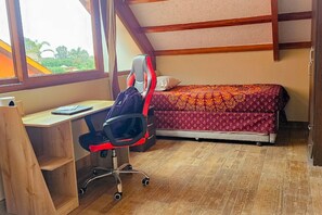 2 habitaciones, tabla de planchar con plancha, wifi y ropa de cama 