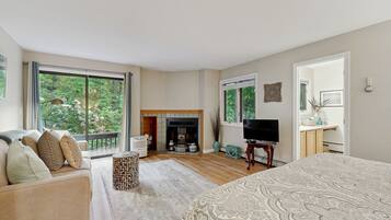 2 bedrooms, internet, bed sheets