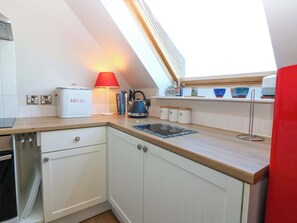 Cottage | Private kitchen | Cookware/dishes/utensils - Bridle Cottage (Cockburnspath)