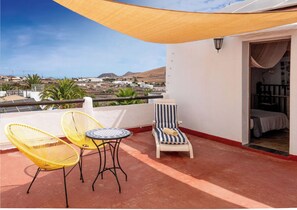 Deluxe Apartment, Garden View | Terrace/patio