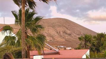 Deluxe-Doppelzimmer, Gartenblick | Terrasse/Patio